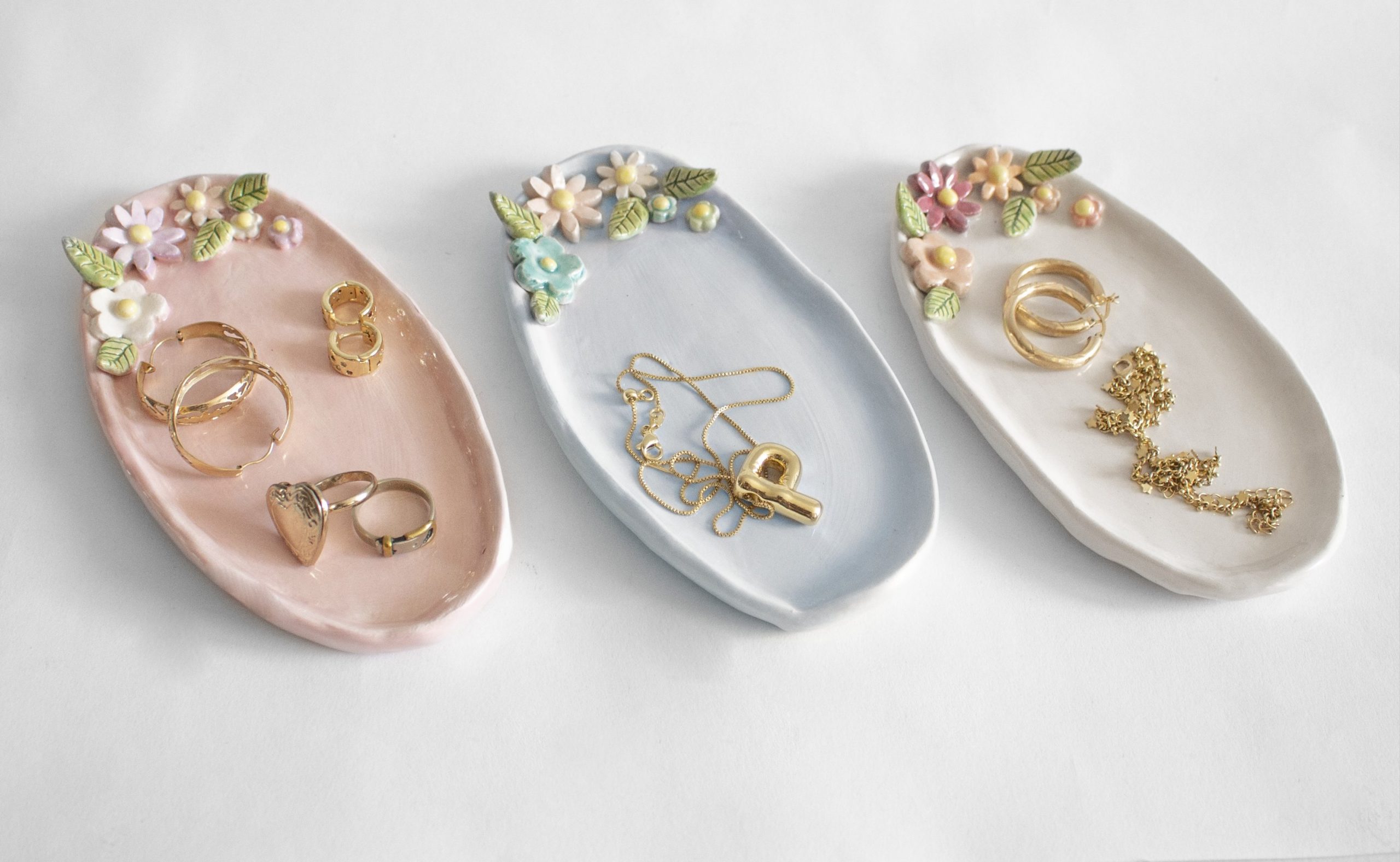 Plato alhajero ovalado con flores